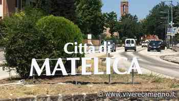 Torna la scritta sull'incrocio: si riaccende l'insegna "Città di Matelica" - Vivere Camerino