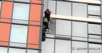 Glass falls to street from 16th floor of downtown Calgary apartment building