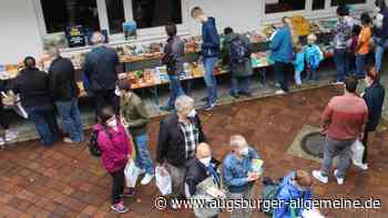 Über eine Tonne Lesestoff für die Kartei der Not verkauft - Augsburger Allgemeine