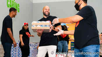 Rockets staffers, execs give back at Houston Food Bank event - Rockets Wire