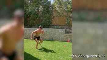 Lewandowski, salti e squat: ecco l’allenamento sul prato - La Gazzetta dello Sport