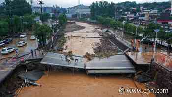 Death toll rises as survivors recount horror of China subway floods