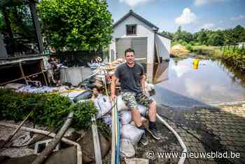 Driedubbele muur van zandzakjes en extra pompen besteld: hier zetten ze zich schrap voor nieuwe regenbuien