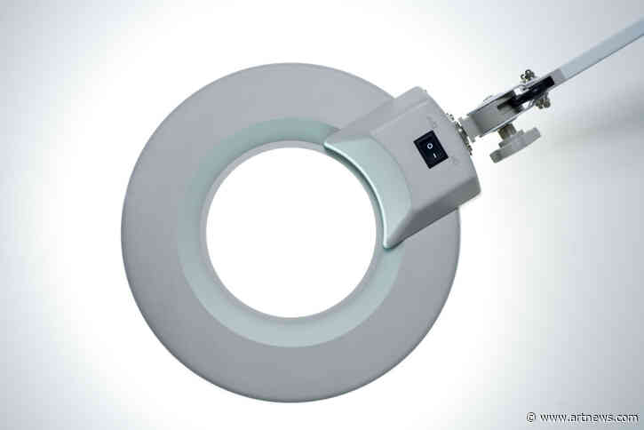 The Best Tabletop Magnifiers Keep You Focused on Your Work