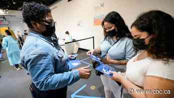 New poll suggests most unvaccinated Americans don't want shots