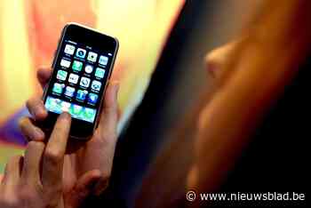 Dief leidt winkelbedienden af en gaat er met gsm’s vandoor