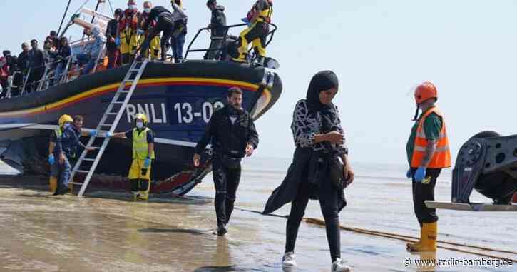 Behörden erwarten Tausende weitere Migranten am Ärmelkanal