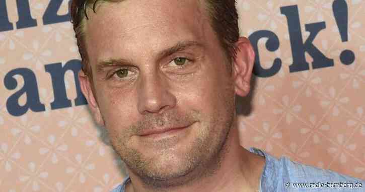 Sebastian Bezzel ist selbst in Asien vor Fans nicht sicher