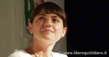 M5s, "ala dura contro la Serracchiani". Tragicomico capolavoro della piddina: Draghi rischia la crisi per colpa sua - LiberoQuotidiano.it