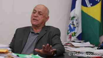 Ex-prefeito de Japeri é denunciado por contratação irregular de 'sucatões' - Extra