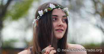 At 19, Fiona Scott Will Take The Solo Cabaret Stage At Blue Strawberry - St. Louis Public Radio