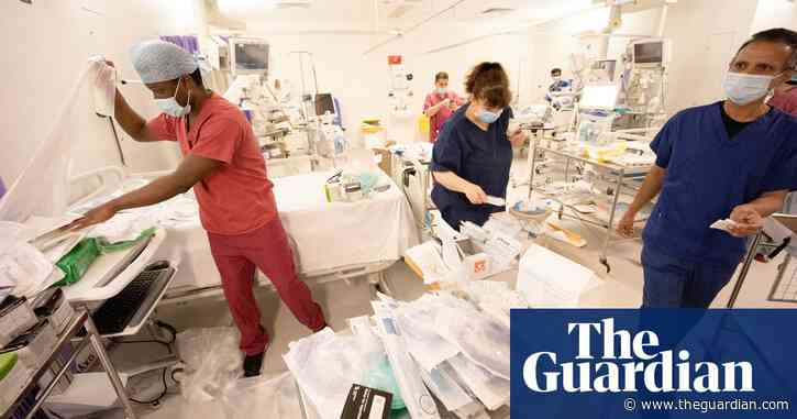 Sage adviser claims ministers trying to get as many as possible infected with Covid