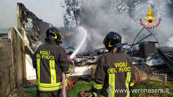 Incendio a Volpino di Zimella: a fuoco un deposito di attrezzi, coinvolto anche un furgone - VeronaSera