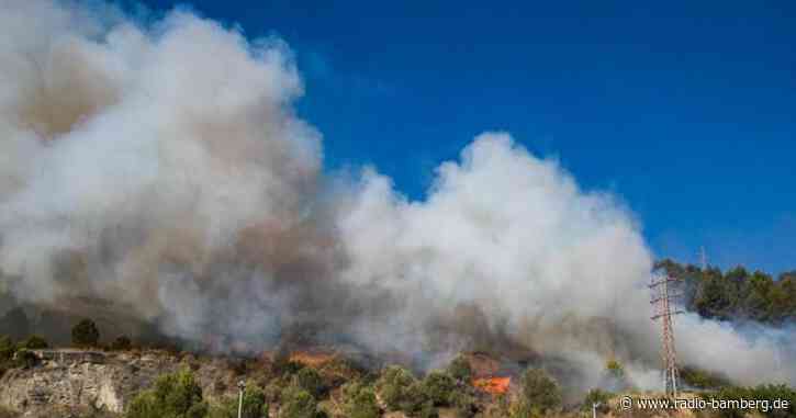 Waldbrand westlich von Barcelona außer Kontrolle