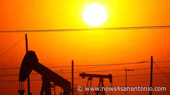 Part of oil rig falls on a worker, killing him near Houston - WOAI