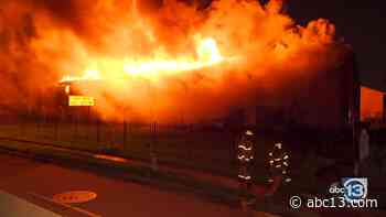 Fire engulfs Greens Road apartment building - KTRK-TV