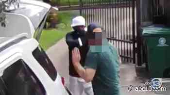 Caught on camera: Couple robbed in southwest Houston while unloading from trip, HPD says - KTRK-TV