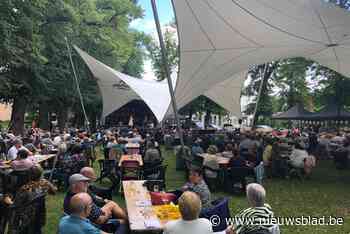 Muziek onder de linden