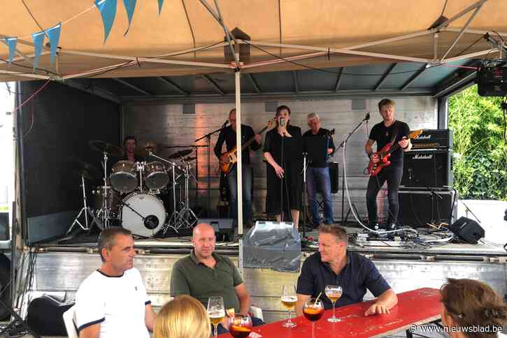 Klanten café ’t Bergske steunen slachtoffers watersnood