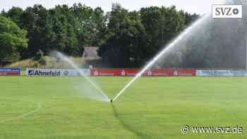 Für Kicken auf sattem Grün: SC Parchim: Neue Rasensprenger im Stadion am See installiert | svz.de - svz – Schweriner Volkszeitung