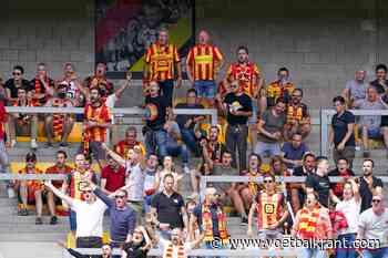 🎥 Enthousiasme geelrode aanhang amper te temperen bij terugkeer naar stadion, matchwinnaar viert zege in tribunes