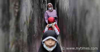 As Coronavirus Surges in Indonesia, Child Deaths Increase - The New York Times