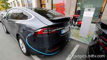 Tesla's Plans for Manufacturing Long-Range Batteries Under Scrutiny After Cancellations