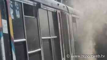 Ottaviano - Treno Circumvesuviana fermo per incendio sui binari - Reportweb