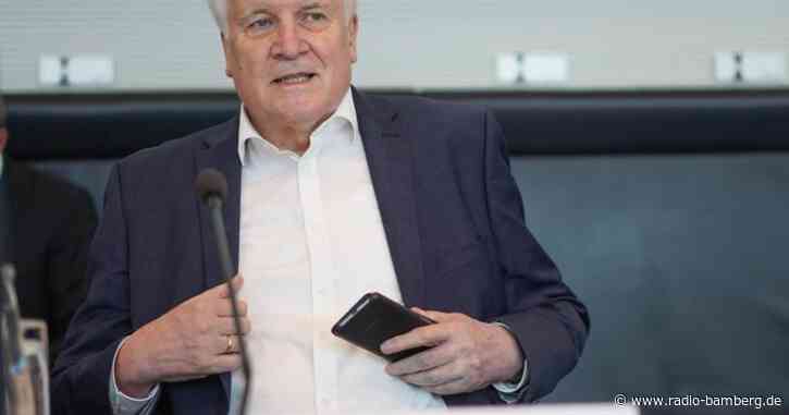 Seehofer will Katastrophen-Warnung per Handy durchsetzen