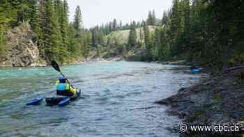 Calgary woman who's paralyzed kayaks white water rapids on Lower Kananaskis River