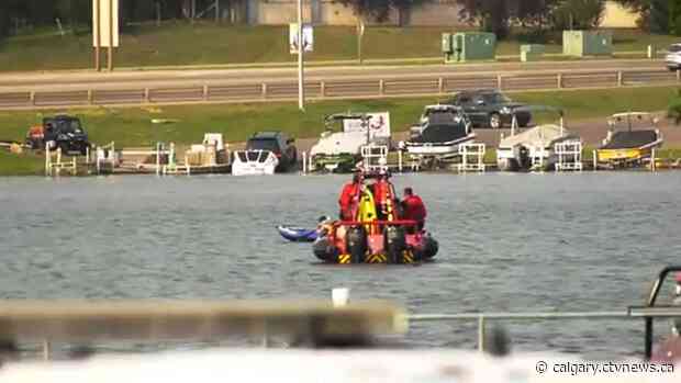 Search continues for man in possible drowning at Chestermere Lake