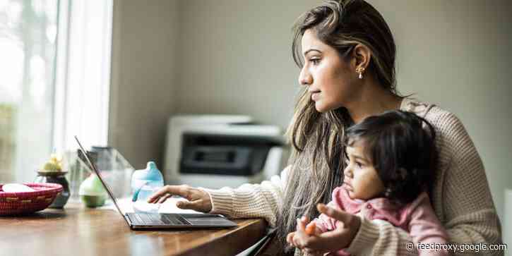 5 data points show the career-stifling decisions working moms had to make over the last year