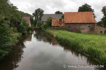Eerst waren er de overstromingen, nu stinkt het naar rottende vis