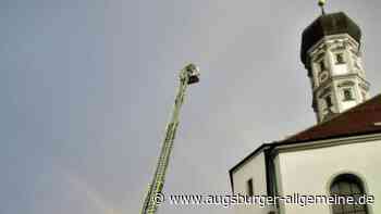 Angeblicher Blitzeinschlag: Augsburger Feuerwehr rückt zu Kirche aus