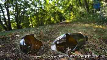 Wilder Müll auf Wiese entsorgt: Glasscherben vernichten ganze Ernte