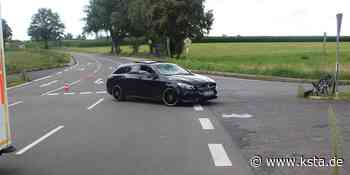 Lohmar: Radfahrer prallt gegen Auto und bleibt im Schiebedach liegen - Kölner Stadt-Anzeiger