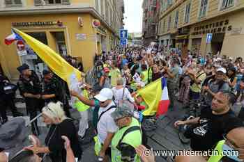 Pourquoi la fronde des "anti" vaccin et pass sanitaire est-elle si forte à Nice?