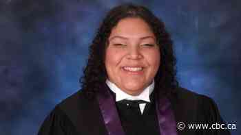 Student graduates from ITEP at the University of Saskatchewan after losing vision