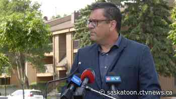 3rd COVID-19 vaccine doses for international travel would be offered in Sask. only if top doc signs off: health minister