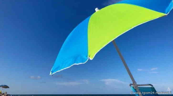 Formia, molesta tre bimbe in spiaggia: polizia salva 50enne dal linciaggio - TGCOM