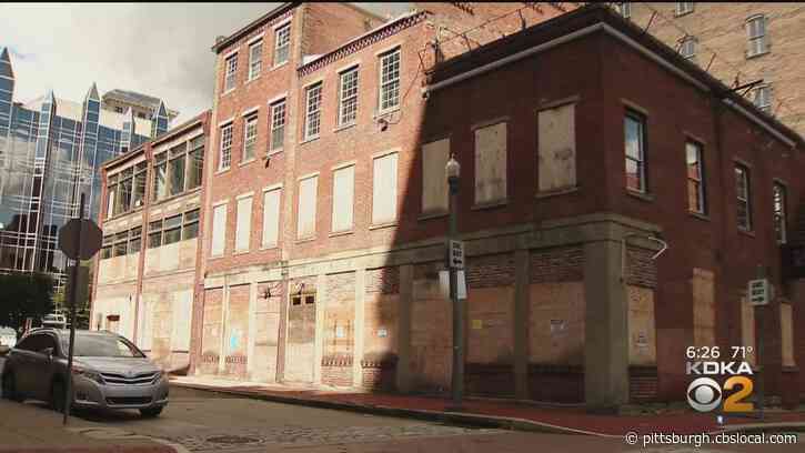 Froggy’s Bar In Downtown Won’t Be Demolished Right Away