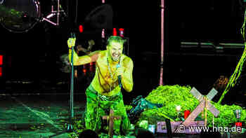 Klassiker in Tarnfleck: Tosender Applaus für „Jedermann Reloaded“ in Bad Hersfeld - HNA.de