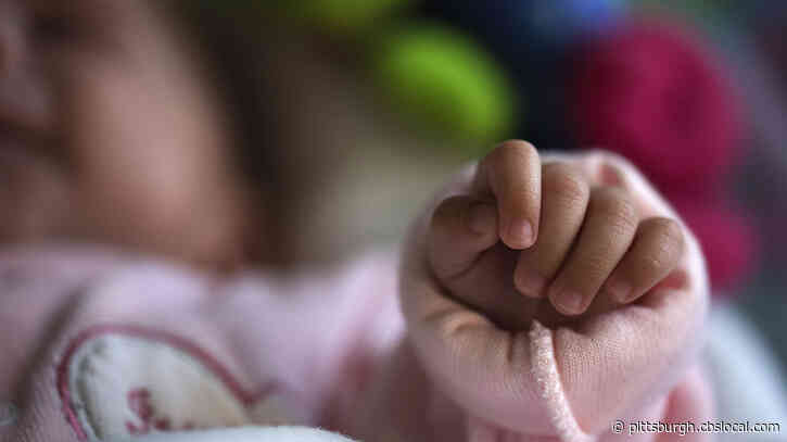 Ohio Township Officer, Off-Duty Detective Help Deliver Baby In Driveway