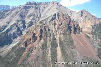 '890m-year-old sponge fossils' could be earliest animal life - Dudley News