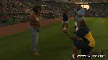 Couple gets engaged at Red Wings game