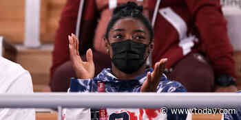 Simone Biles cheers on US men's gymnastics team in Tokyo