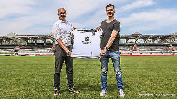 Vorstellung des Team des SSV Ulm 1846 in der Glacis-Galerie - Ersten 100 DFB-Pokal-Tickets für Fans im freien Verkauf