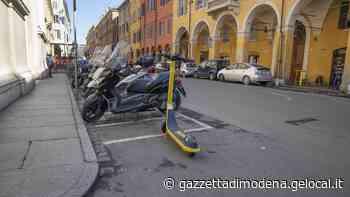 Modena, monopattini elettrici: 89 multe per uso scorretto o pericoloso - La Gazzetta di Modena