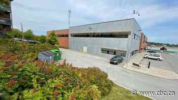 Woman's burnt body mistaken for mannequin, put in dumpster in Sherbrooke, Que.