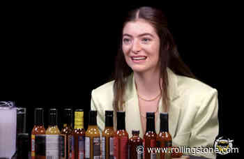 Watch Lorde Still Speak More Eloquently Than Most People While Eating Fiery, Fiery Wings